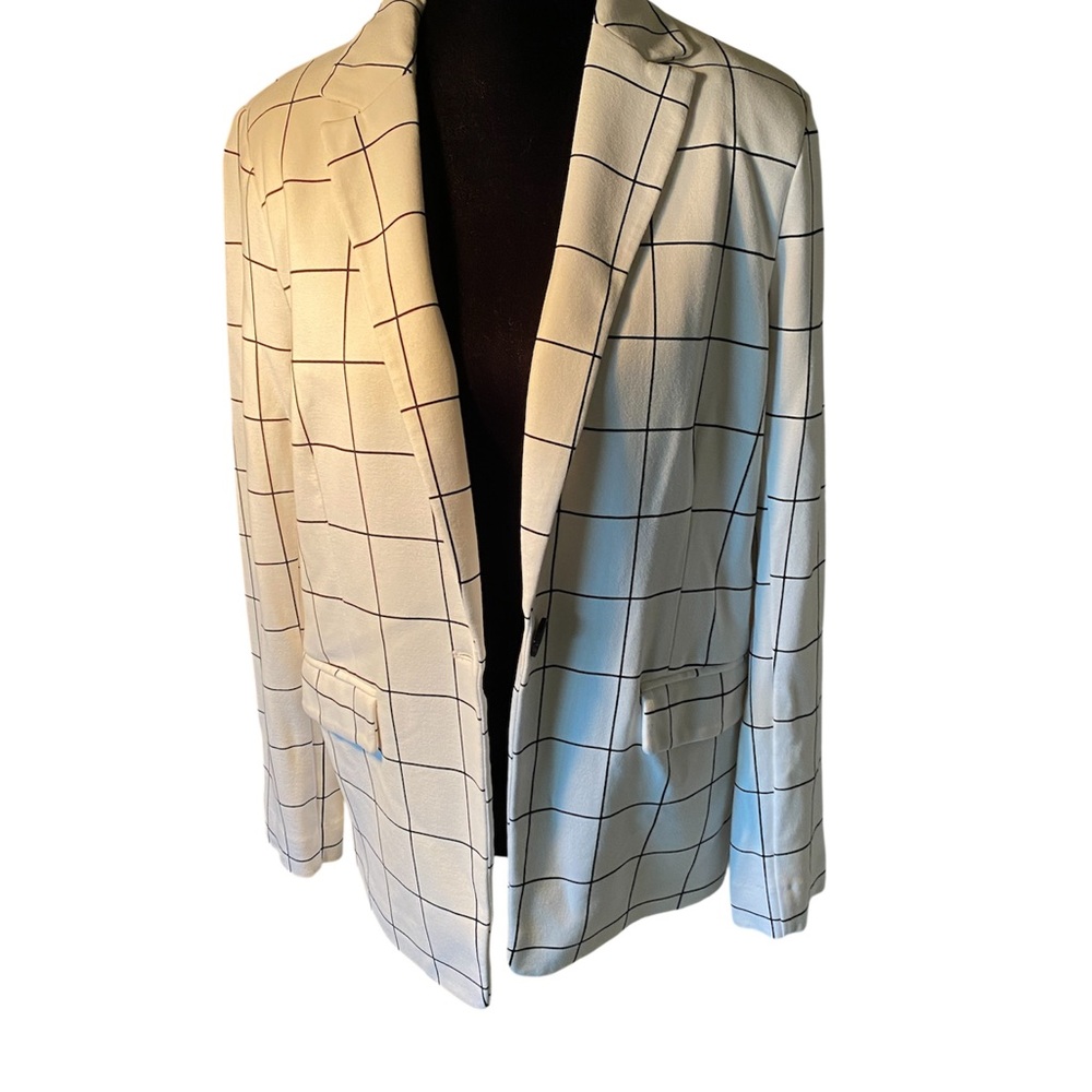Liz Claiborne White and Black Blazer with Windowpane Check